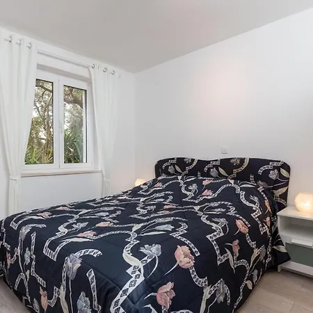 Rea Zaton - Two-bedroom *