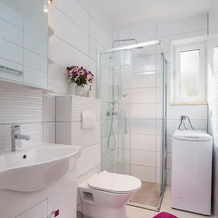 Rea Zaton - Two-bedroom Daire